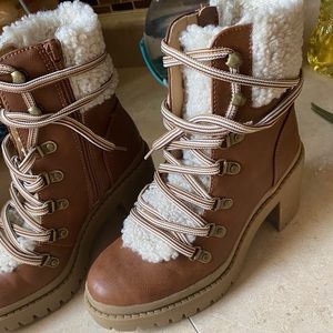Shearling boots